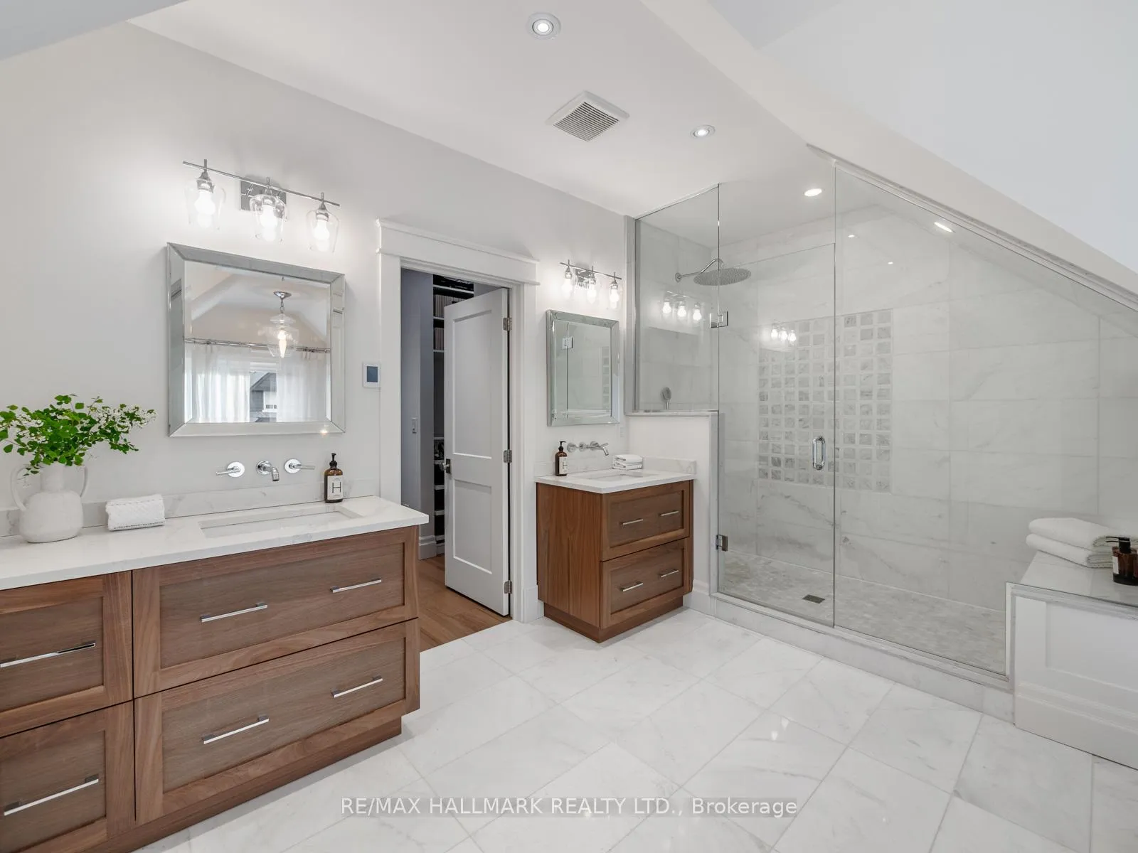 Photo 37 of 47 Langley Avenue, Toronto, North Riverdale — HOMEH