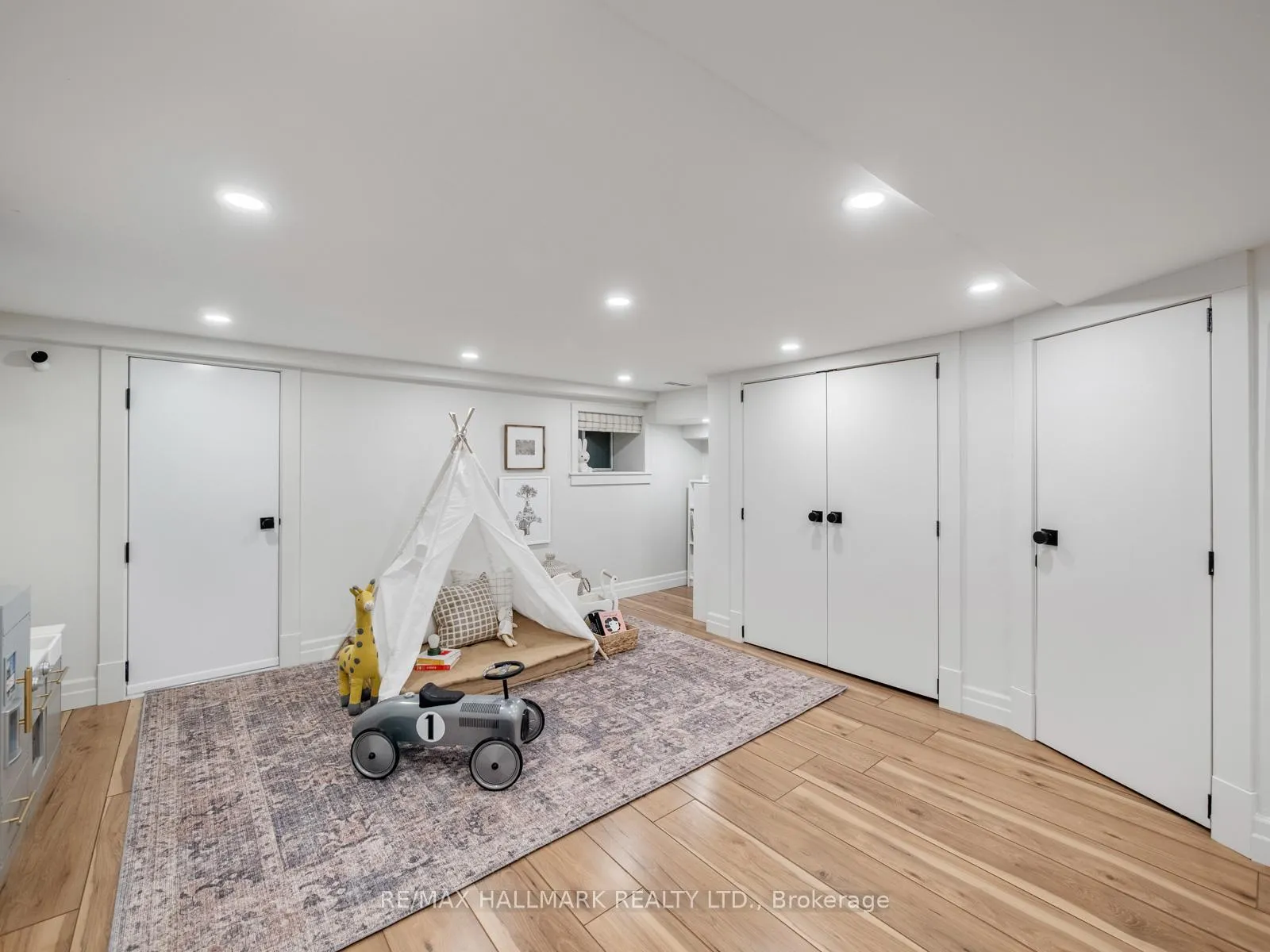 Photo 43 of 47 Langley Avenue, Toronto, North Riverdale — HOMEH