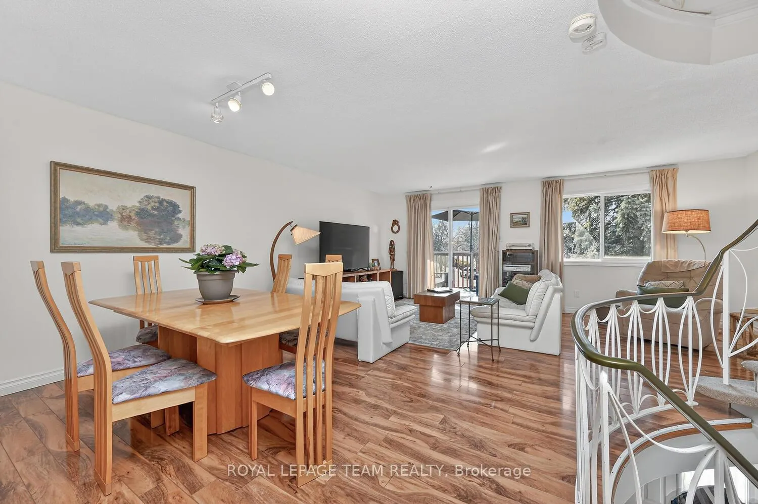 Photo 7 of 2521 Flannery Drive, Ottawa, Mooneys Bay/Riverside Park — HOMEH