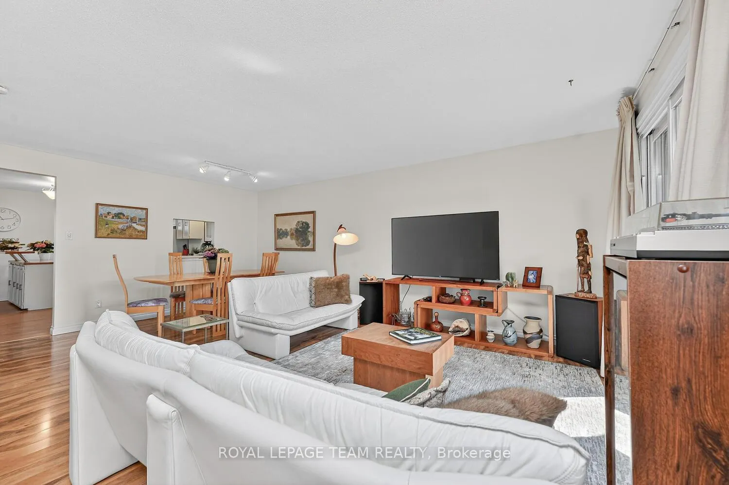 Photo 10 of 2521 Flannery Drive, Ottawa, Mooneys Bay/Riverside Park — HOMEH