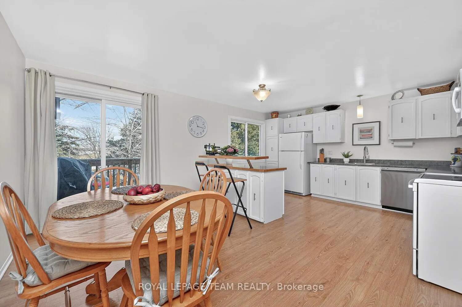 Photo 12 of 2521 Flannery Drive, Ottawa, Mooneys Bay/Riverside Park — HOMEH