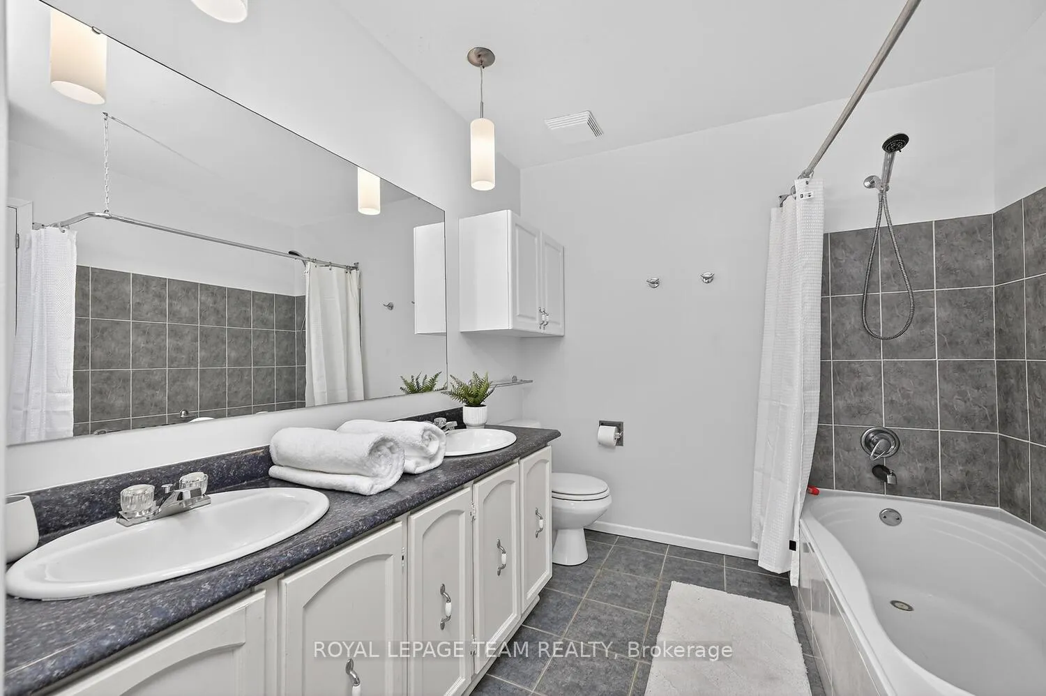 Photo 19 of 2521 Flannery Drive, Ottawa, Mooneys Bay/Riverside Park — HOMEH