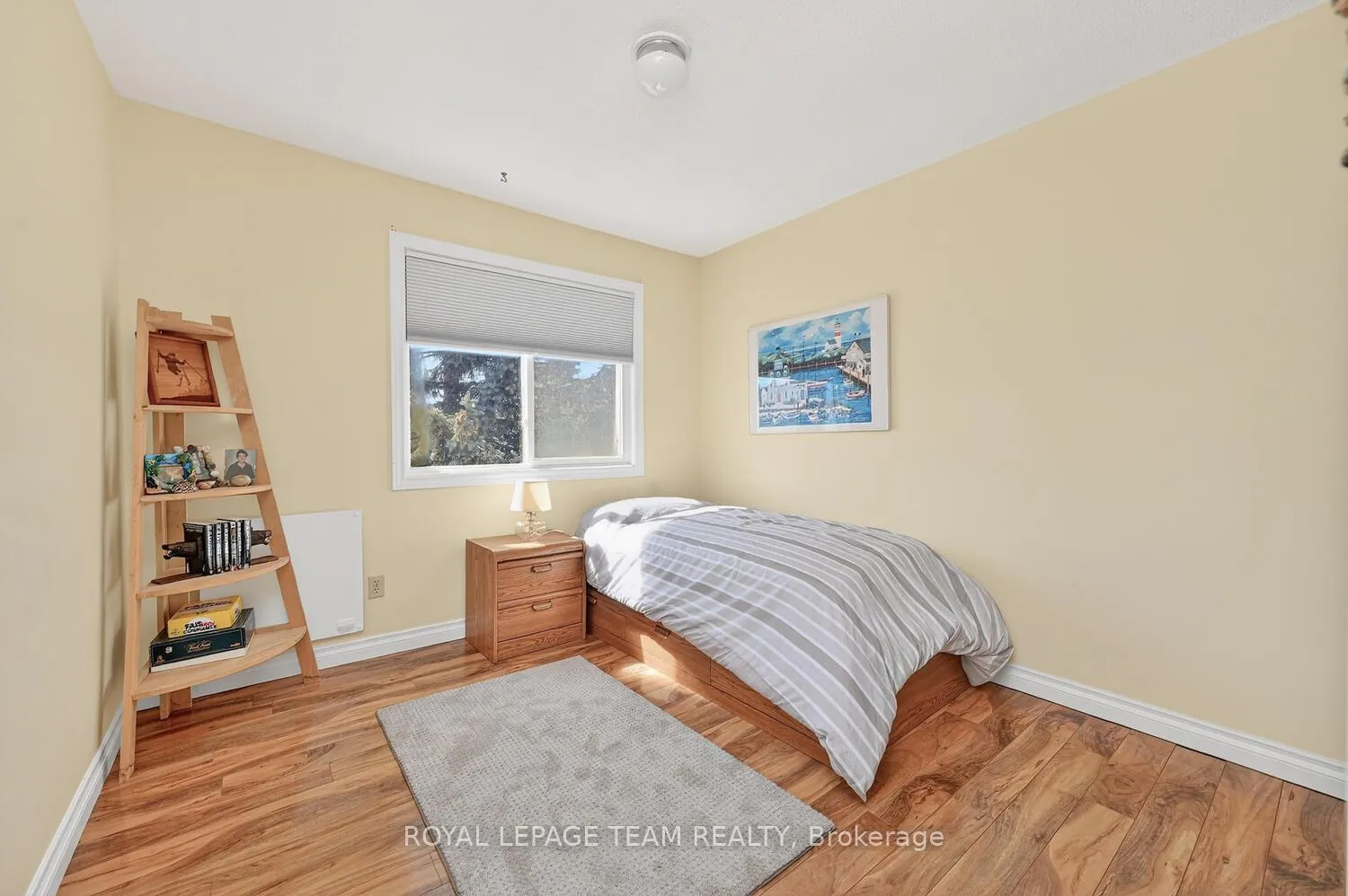 Photo 20 of 2521 Flannery Drive, Ottawa, Mooneys Bay/Riverside Park — HOMEH