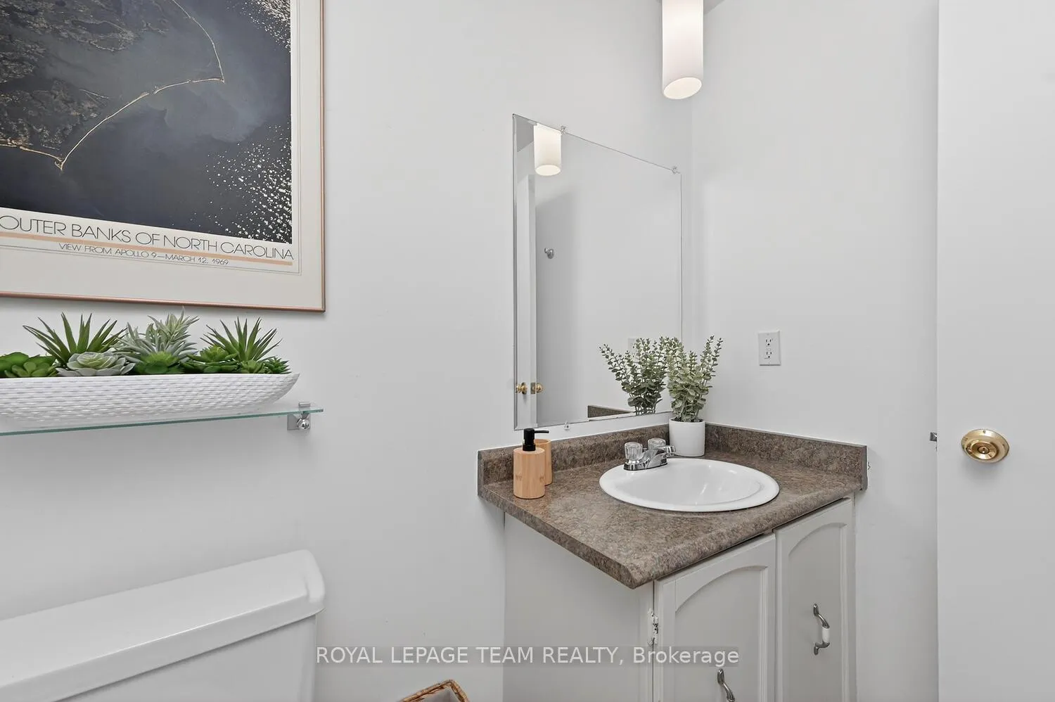 Photo 22 of 2521 Flannery Drive, Ottawa, Mooneys Bay/Riverside Park — HOMEH