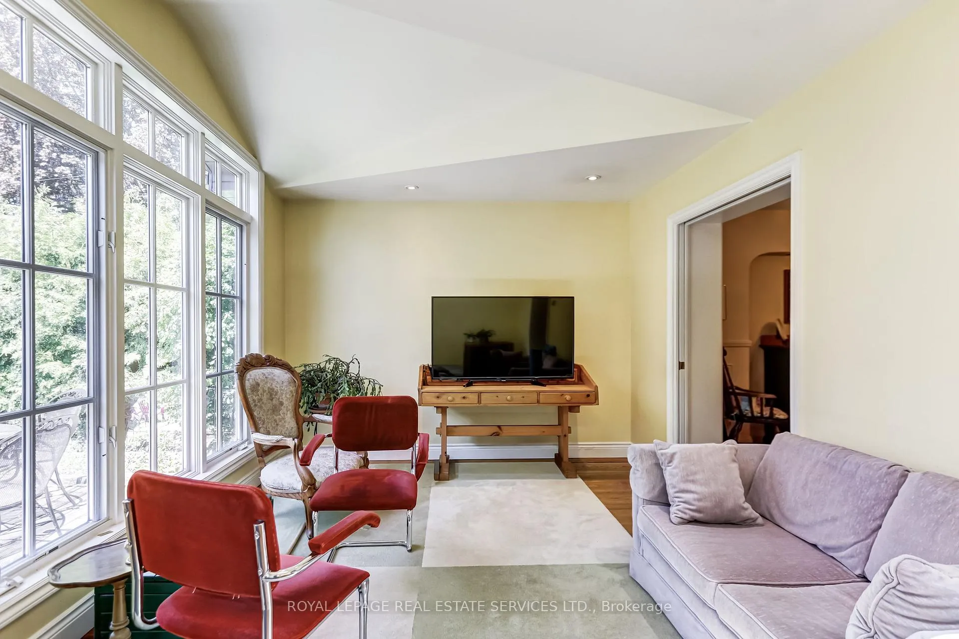 Photo 10 of 24 Tanager Avenue, Toronto, Leaside — HOMEH