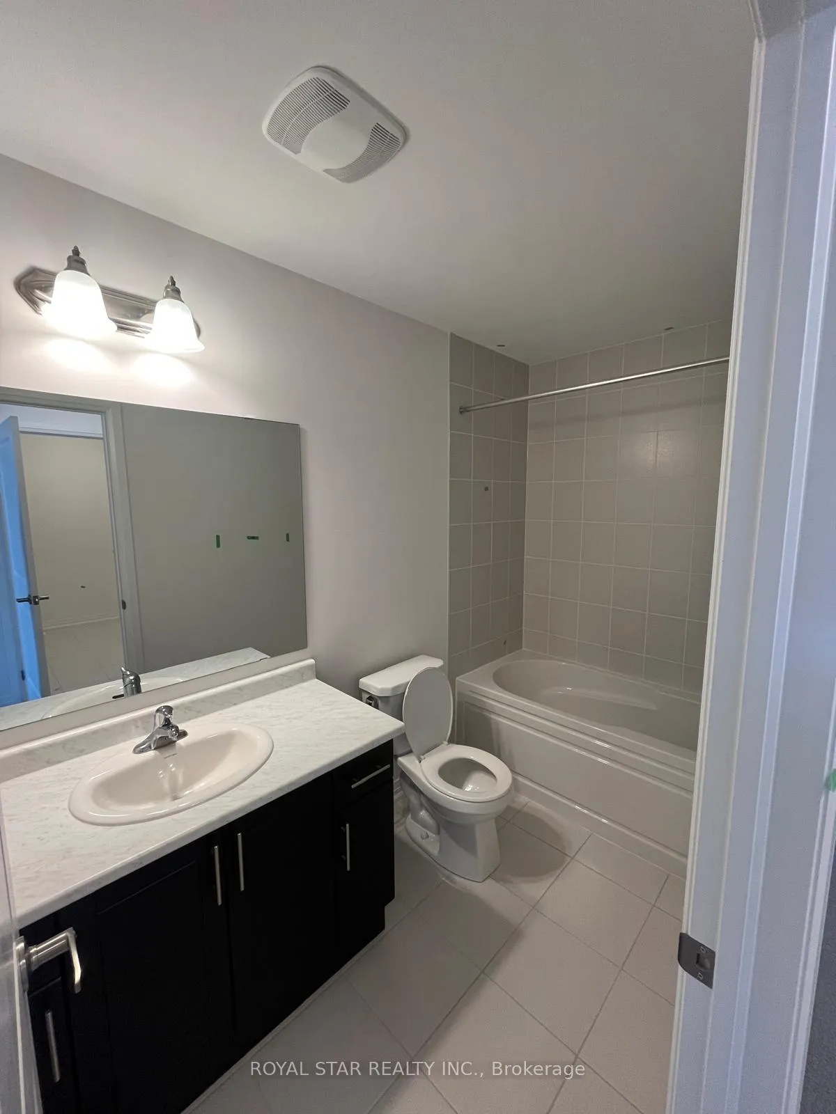 Photo 12 of Unit 21, 474 Provident Way, Hamilton, Mount Hope — HOMEH