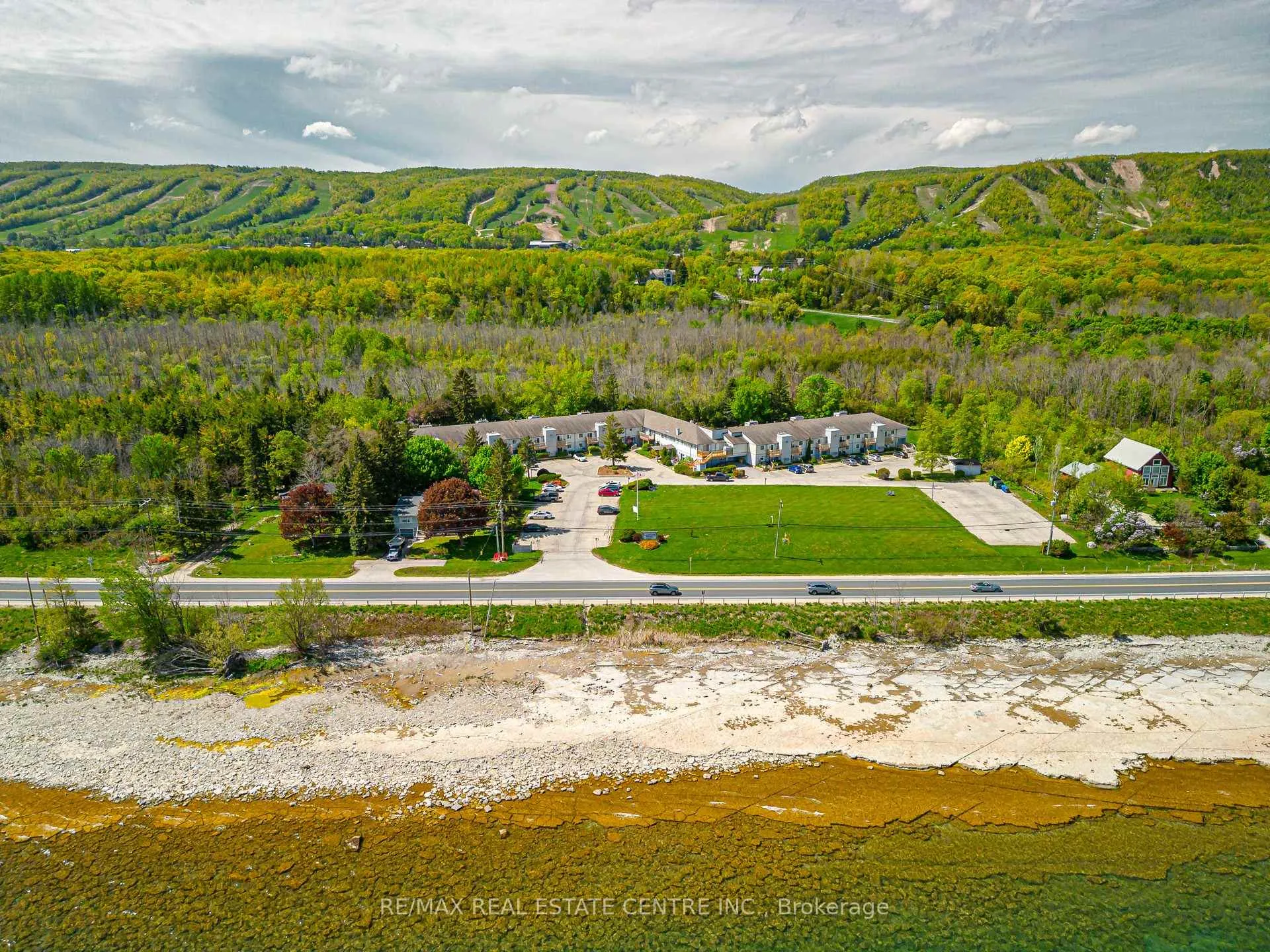 Photo 3 of Unit 19, 209472 Highway 26, Blue Mountains — HOMEH