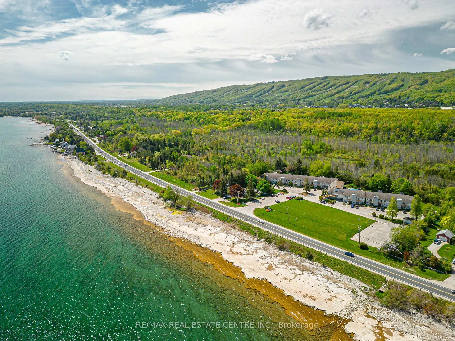 Photo 4 of Unit 19, 209472 Highway 26, Blue Mountains — HOMEH