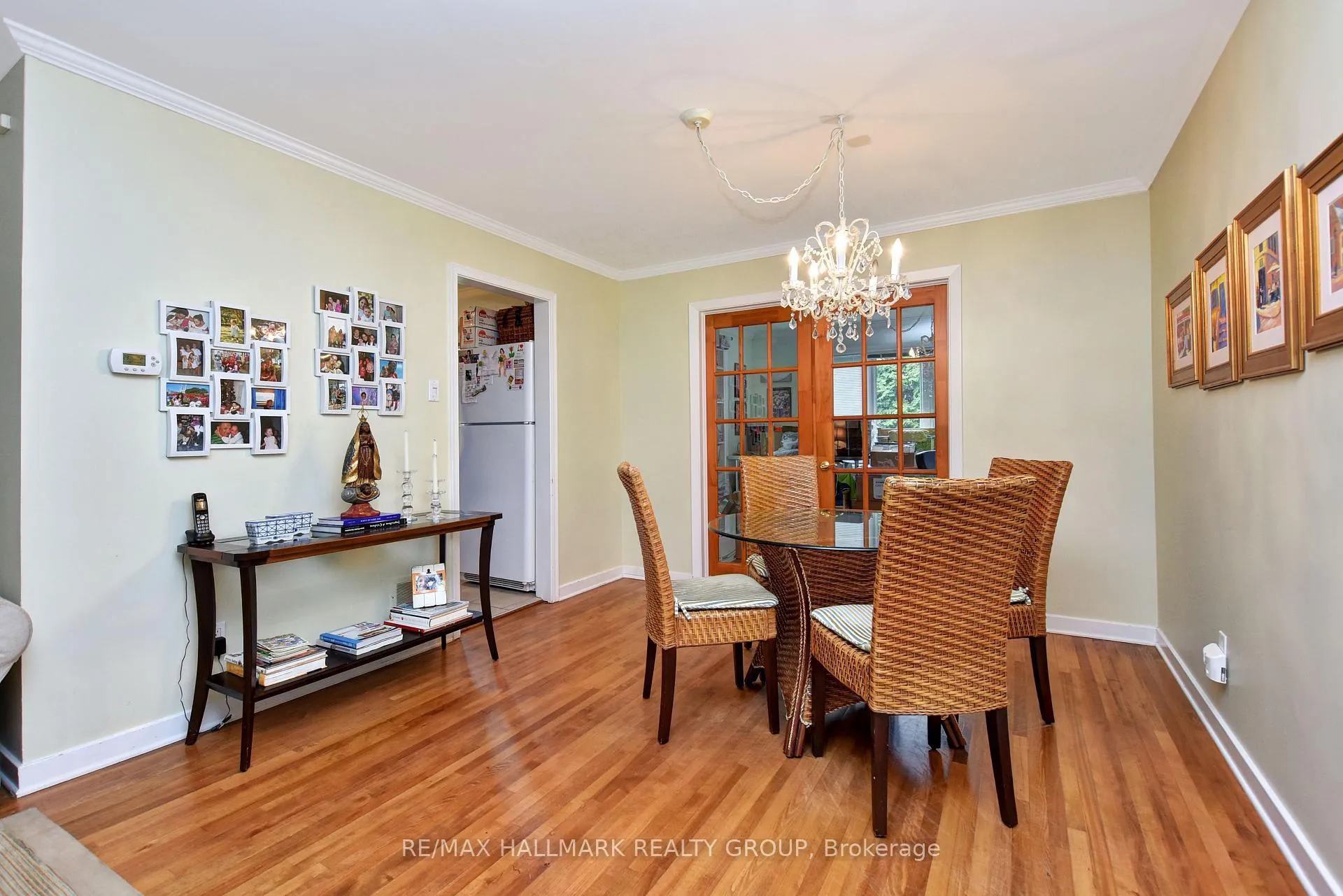 Photo 8 of 32 Arundel Avenue, Ottawa, Manor Park — HOMEH