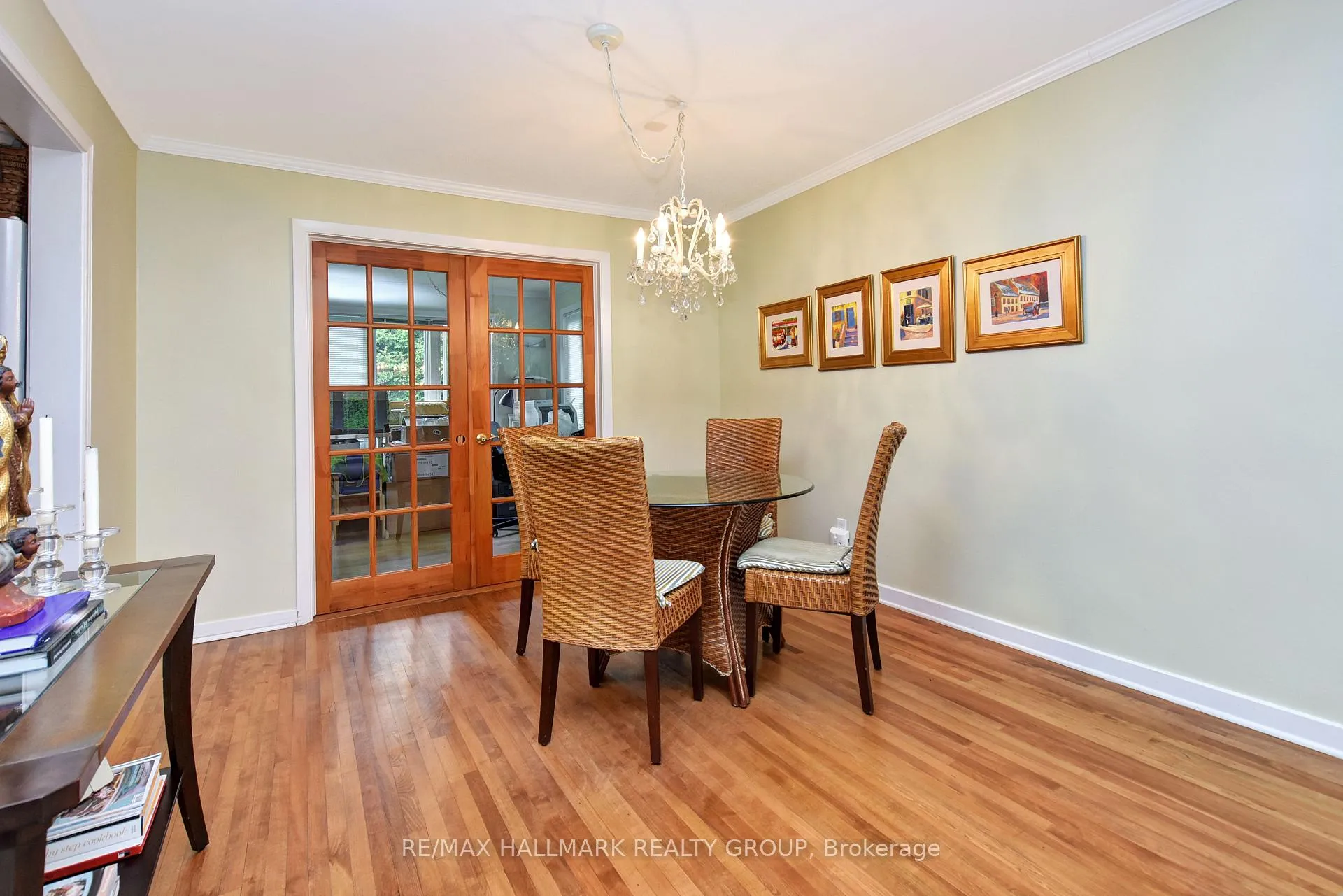 Photo 9 of 32 Arundel Avenue, Ottawa, Manor Park — HOMEH