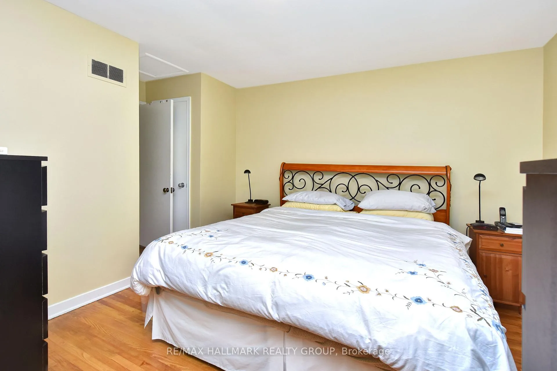 Photo 16 of 32 Arundel Avenue, Ottawa, Manor Park — HOMEH