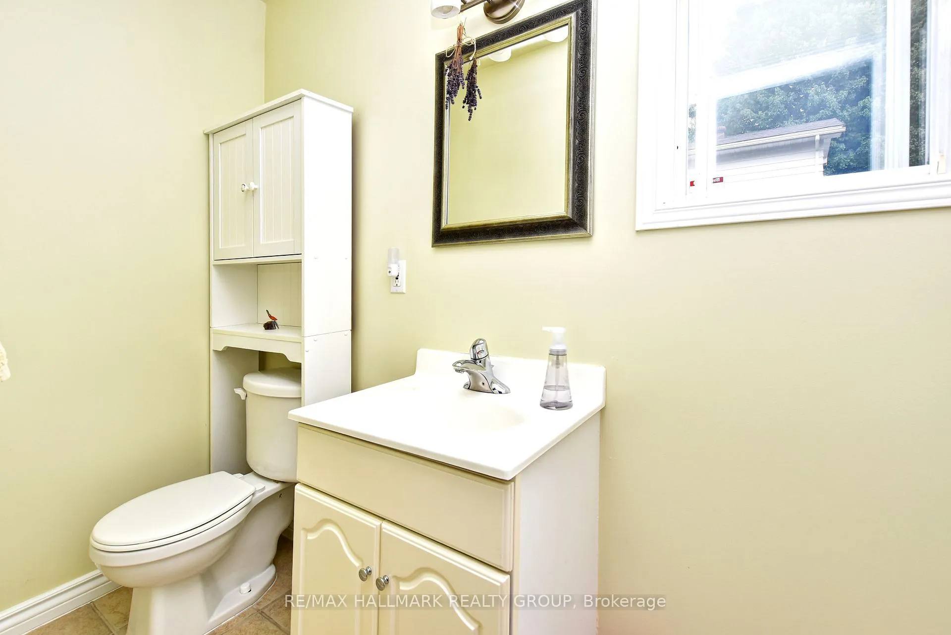 Photo 21 of 32 Arundel Avenue, Ottawa, Manor Park — HOMEH
