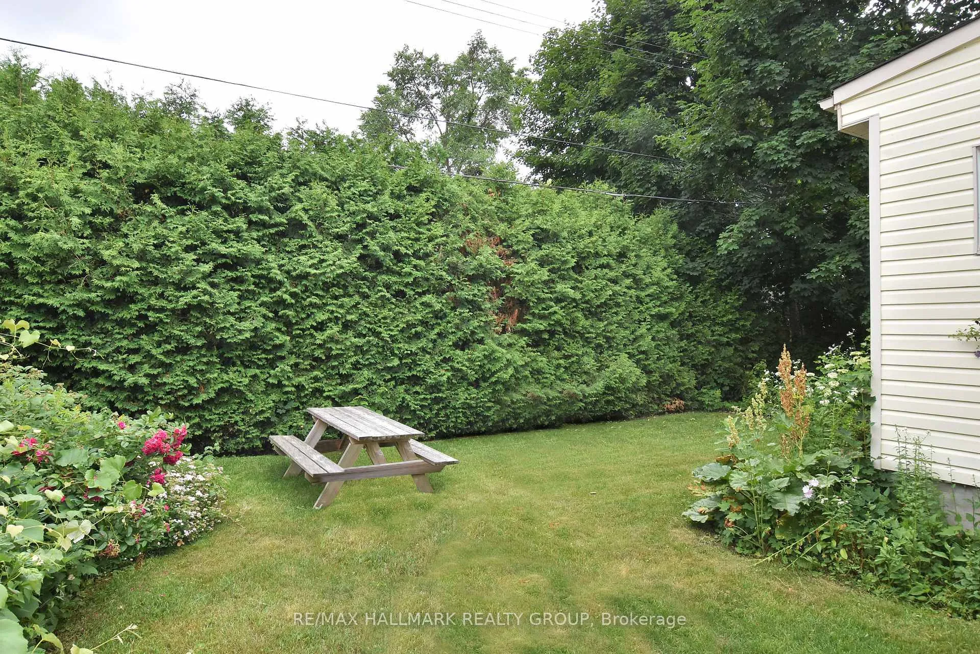 Photo 22 of 32 Arundel Avenue, Ottawa, Manor Park — HOMEH