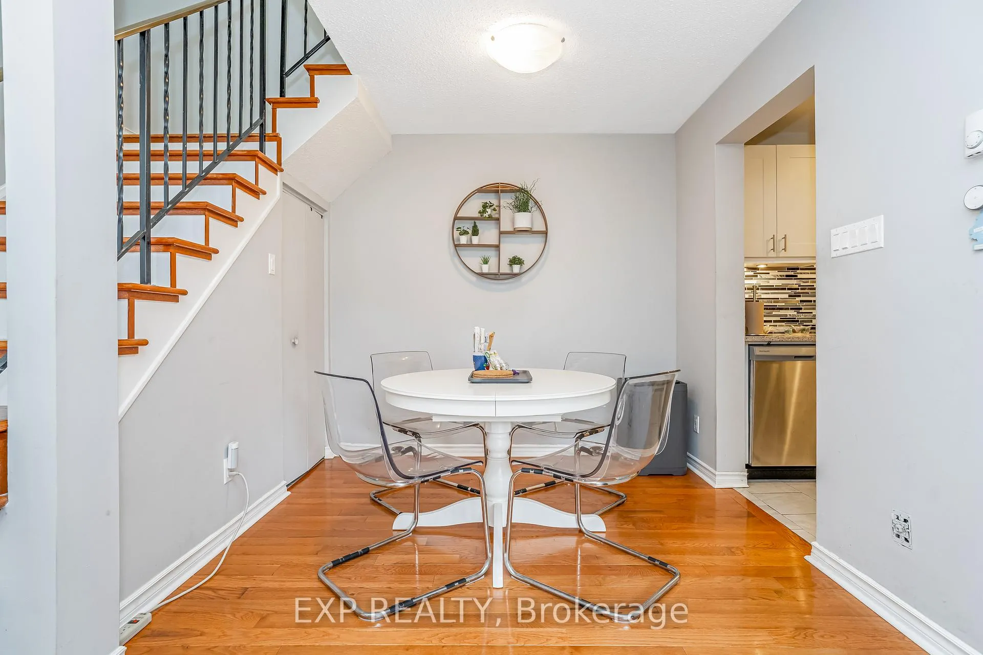 Photo 4 of Unit 12, 2610 Draper Avenue, Ottawa, Redwood Park — HOMEH