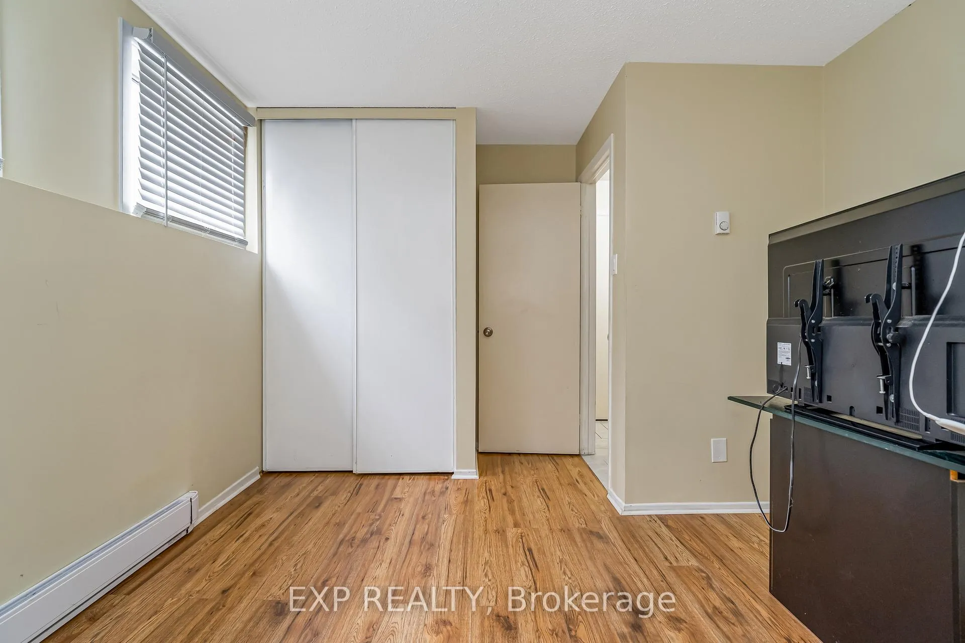 Photo 13 of Unit 12, 2610 Draper Avenue, Ottawa, Redwood Park — HOMEH
