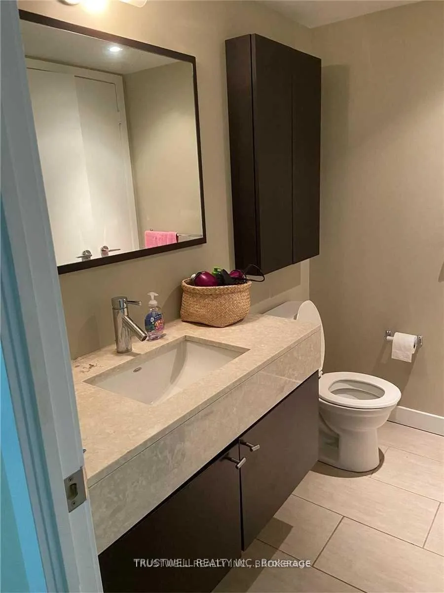 Photo 5 of Unit 519, 21 Nelson Street, Toronto, Waterfront Communities — HOMEH