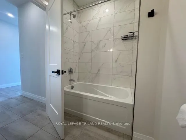 Photo 6 of Unit 49, 63 Compass Trail, Central Elgin, Rural Central Elgin — HOMEH