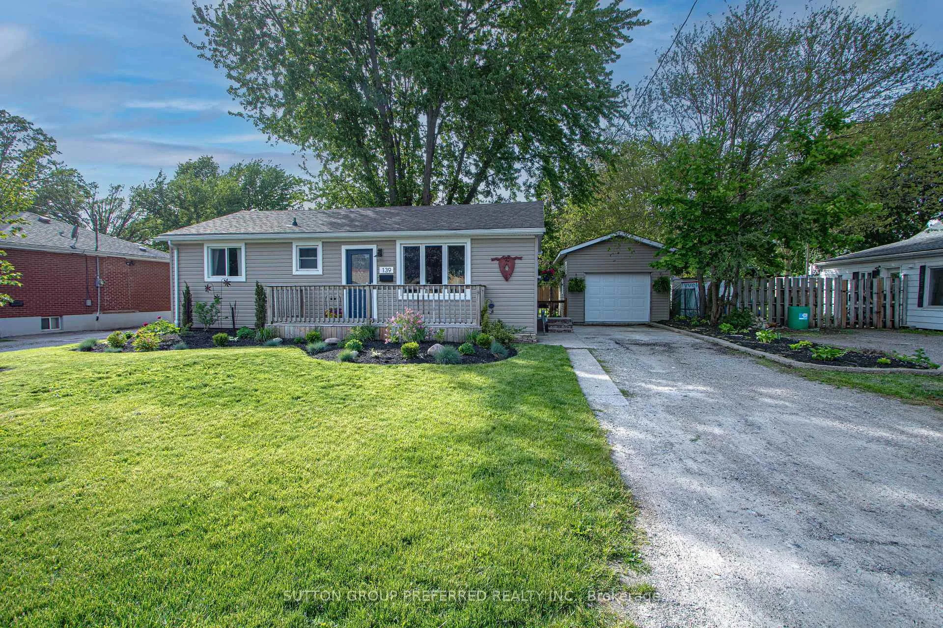 Photo 2 of 139 Keefer Street, Strathroy-Caradoc, SW — HOMEH