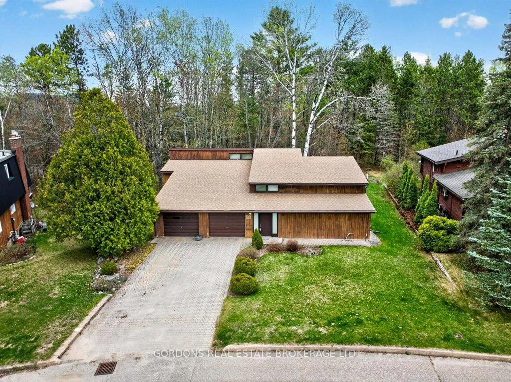 Photo 2 of 100 Frontenac Crescent, Deep River — HOMEH