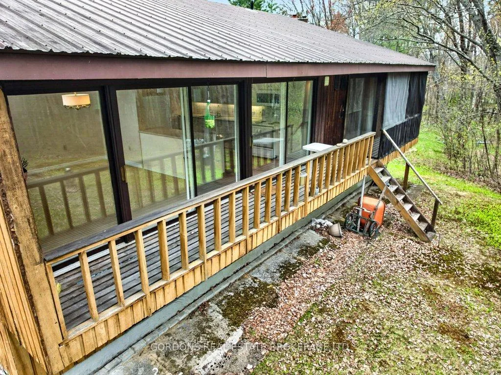 Photo 6 of 100 Frontenac Crescent, Deep River — HOMEH