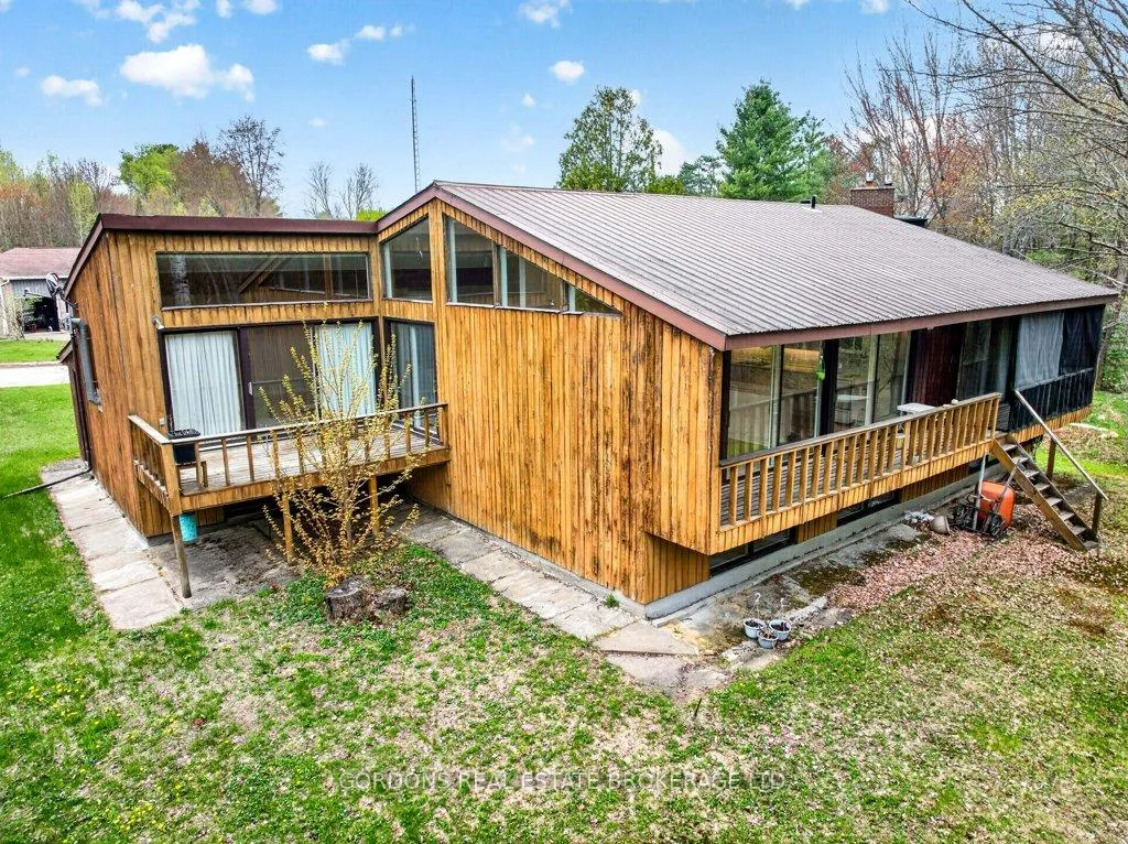 Photo 7 of 100 Frontenac Crescent, Deep River — HOMEH