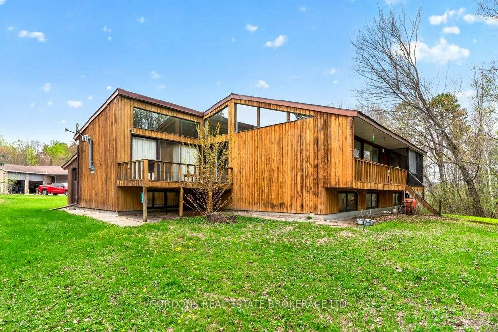 Photo 8 of 100 Frontenac Crescent, Deep River — HOMEH