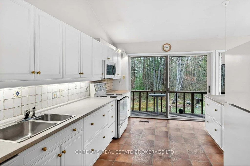 Photo 25 of 100 Frontenac Crescent, Deep River — HOMEH