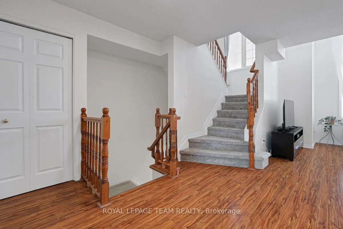 Photo 8 of 320 Wiffen Private, Ottawa, Westcliffe Estates — HOMEH