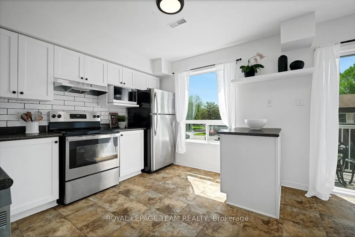 Photo 14 of 320 Wiffen Private, Ottawa, Westcliffe Estates — HOMEH