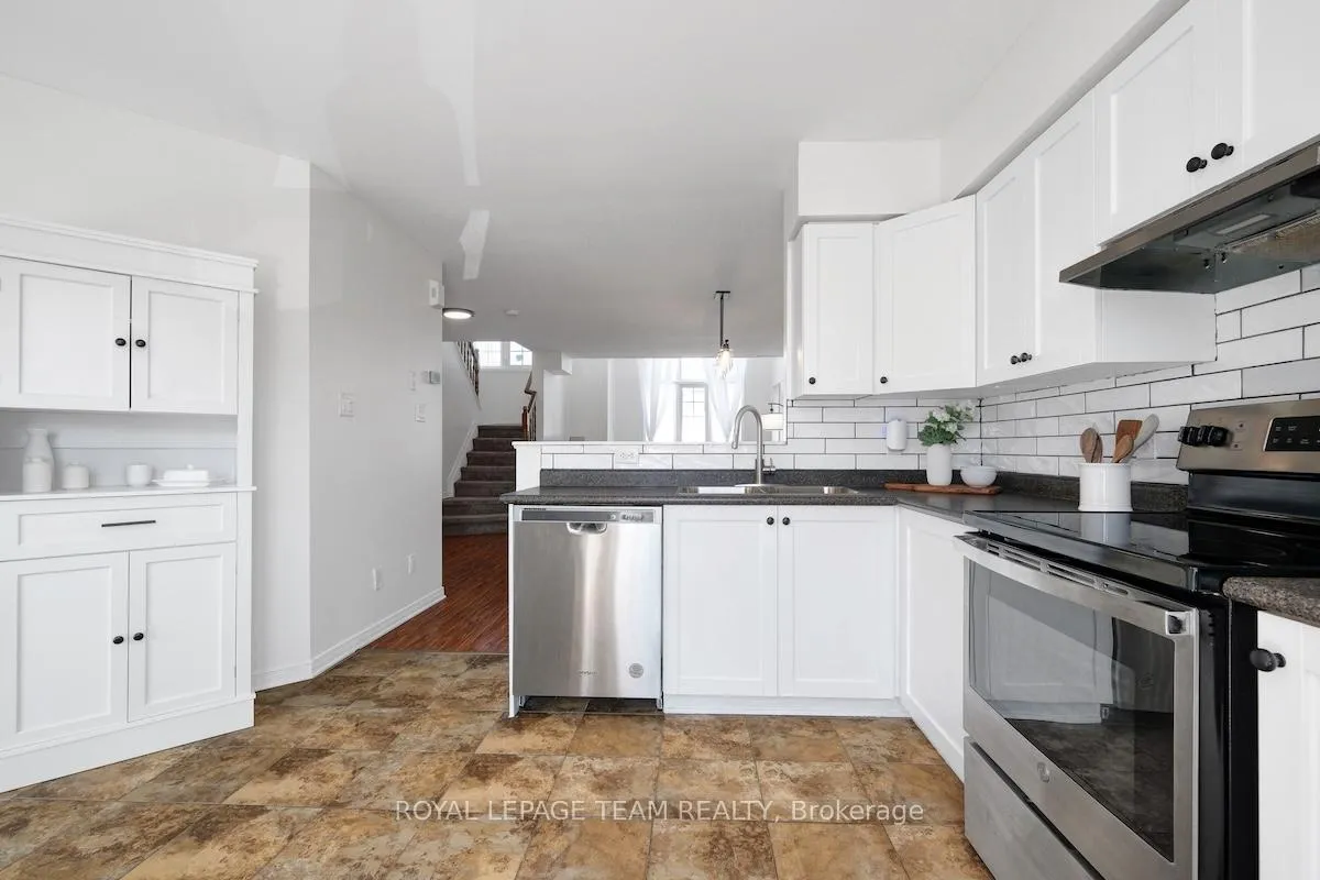 Photo 16 of 320 Wiffen Private, Ottawa, Westcliffe Estates — HOMEH