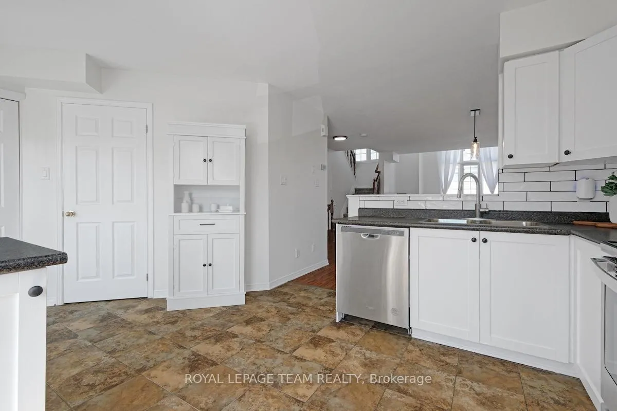 Photo 17 of 320 Wiffen Private, Ottawa, Westcliffe Estates — HOMEH