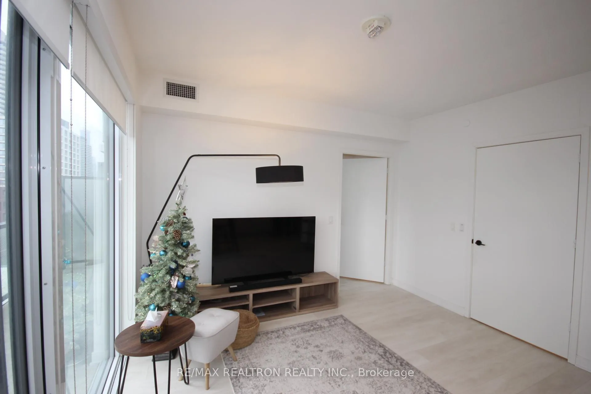 Photo 8 of Unit S807, 180 Mill Street, Toronto, Waterfront Communities — HOMEH