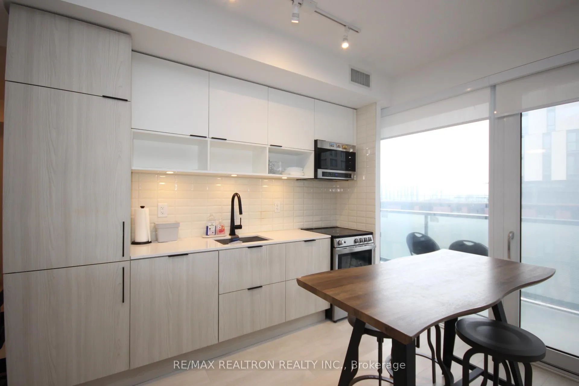 Photo 11 of Unit S807, 180 Mill Street, Toronto, Waterfront Communities — HOMEH