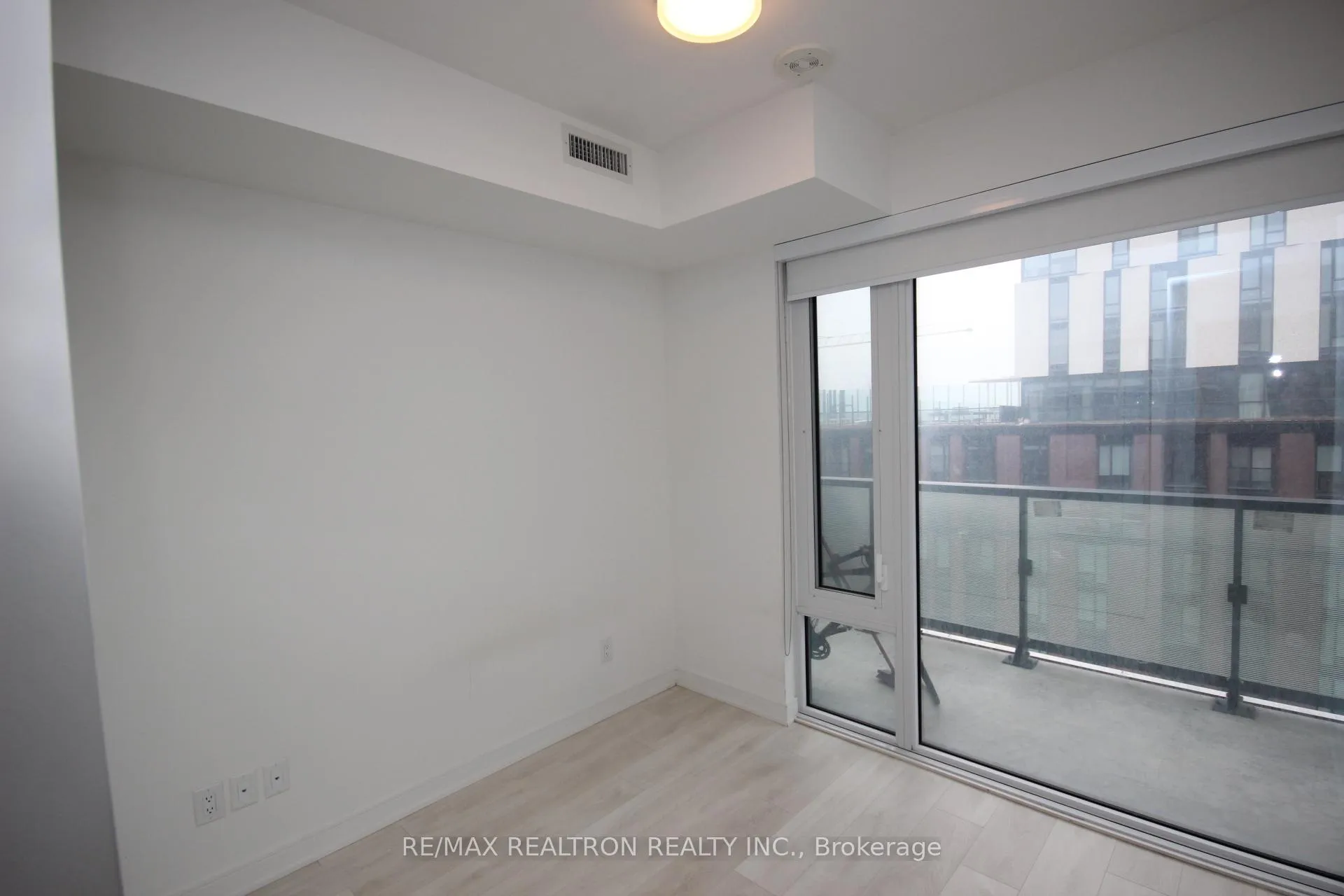 Photo 15 of Unit S807, 180 Mill Street, Toronto, Waterfront Communities — HOMEH
