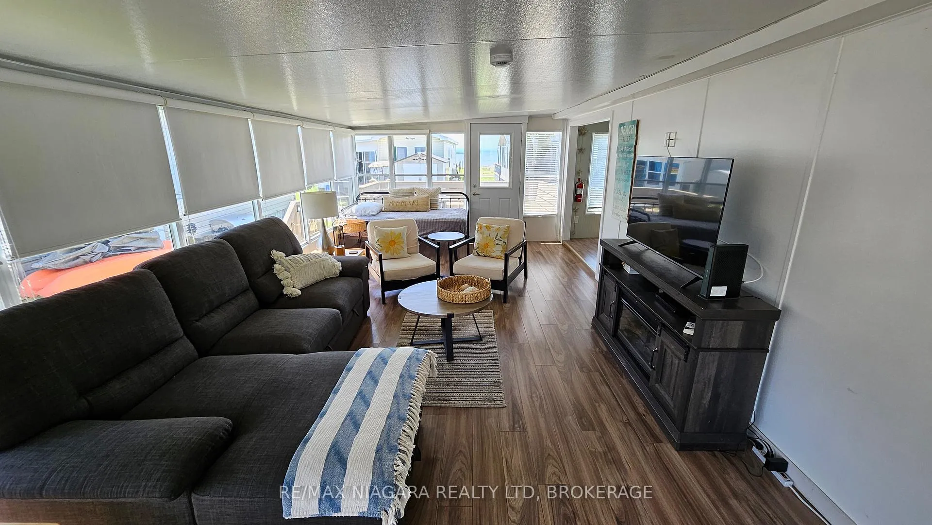 Photo 2 of 17 Mariner Crescent, Port Colborne, Sherkston — HOMEH