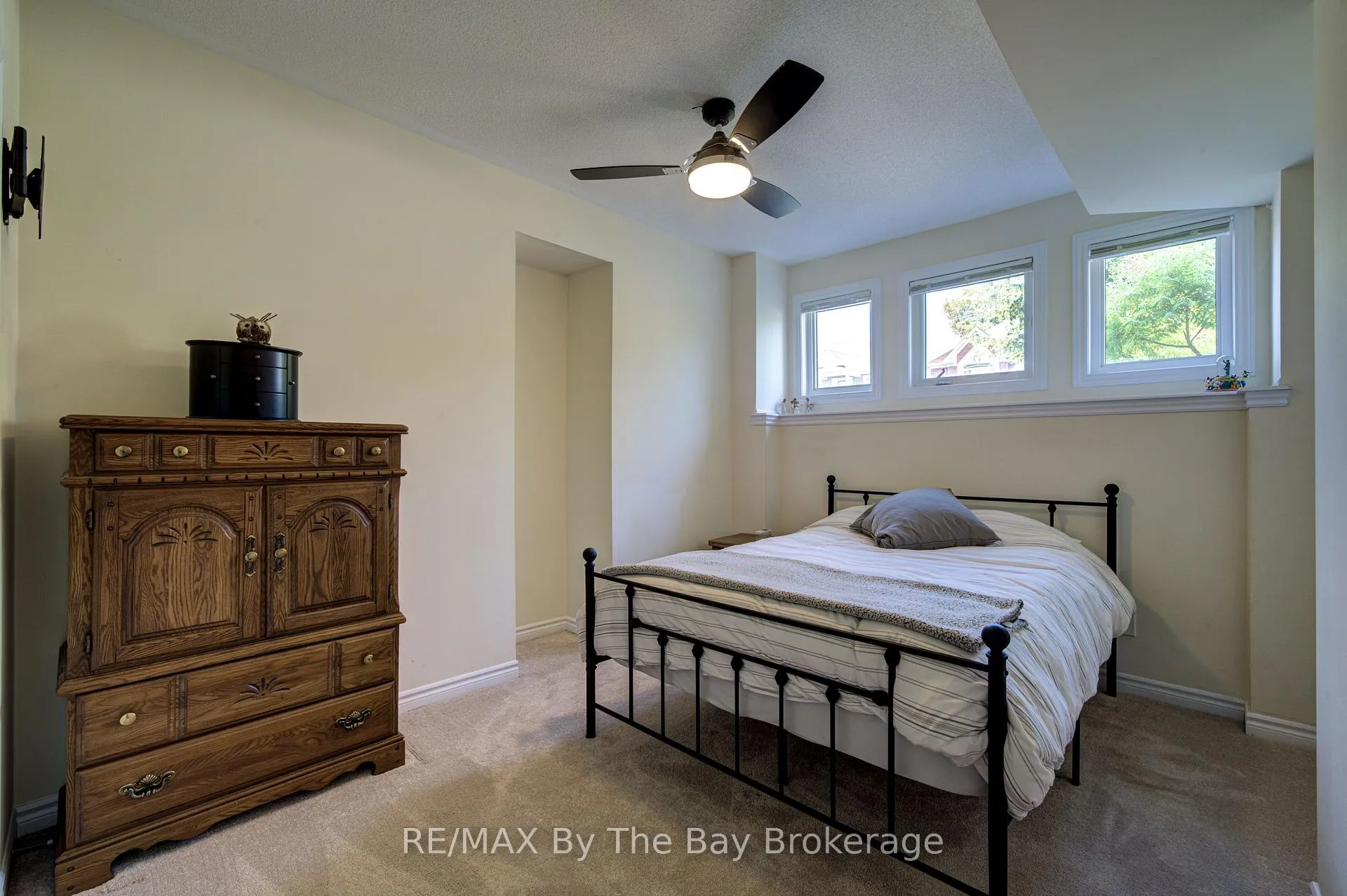Photo 37 of 100 Allegra Drive, Wasaga Beach — HOMEH