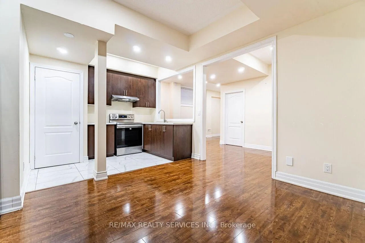 Photo 7 of 128 Rising Hill Ridge, Brampton, Bram West — HOMEH