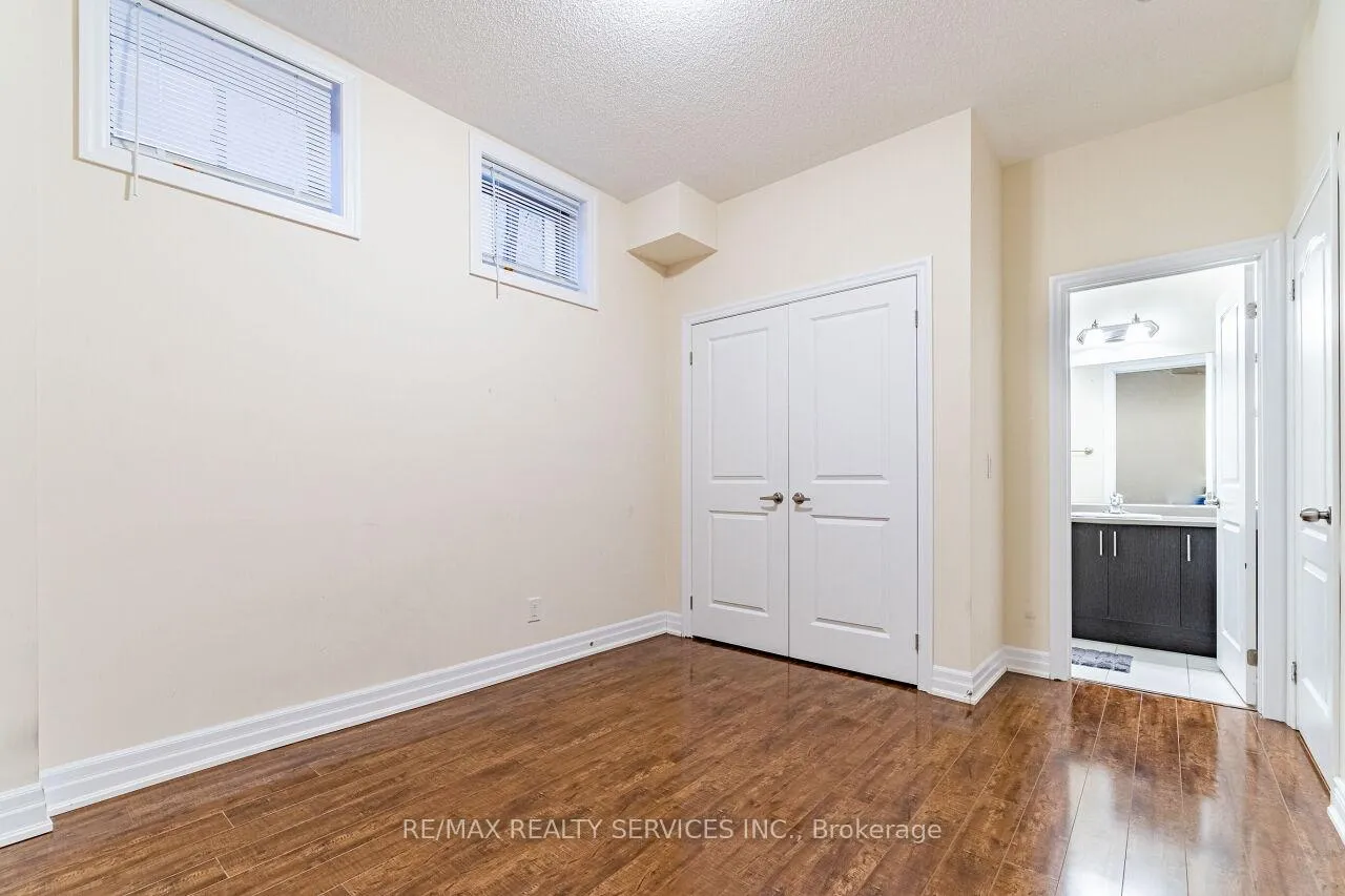 Photo 12 of 128 Rising Hill Ridge, Brampton, Bram West — HOMEH