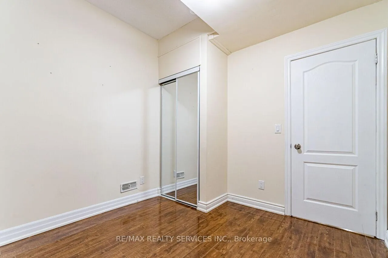 Photo 15 of 128 Rising Hill Ridge, Brampton, Bram West — HOMEH