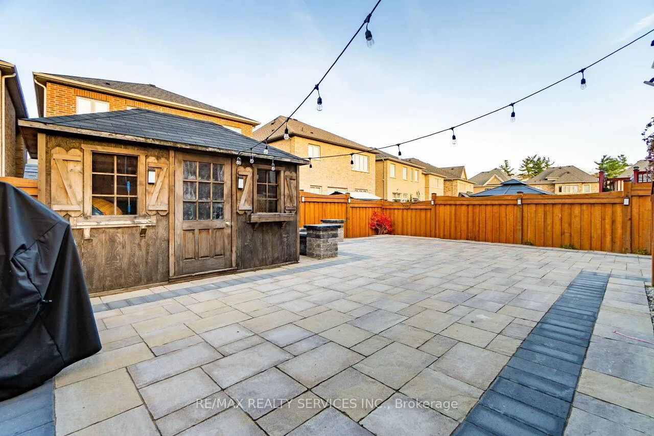 Photo 17 of 128 Rising Hill Ridge, Brampton, Bram West — HOMEH