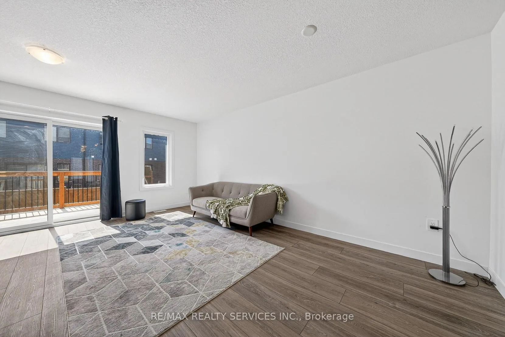 Photo 9 of 95 Queensbrook Crescent, Cambridge — HOMEH