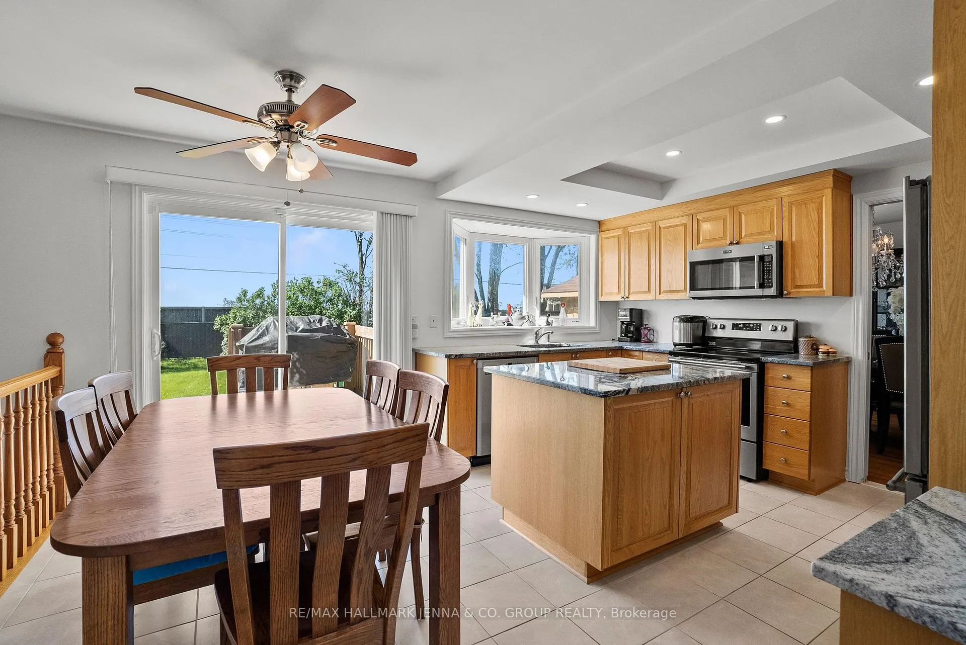 Photo 9 of 43 Elke Drive, Ottawa, Barrhaven - Knollsbrook — HOMEH