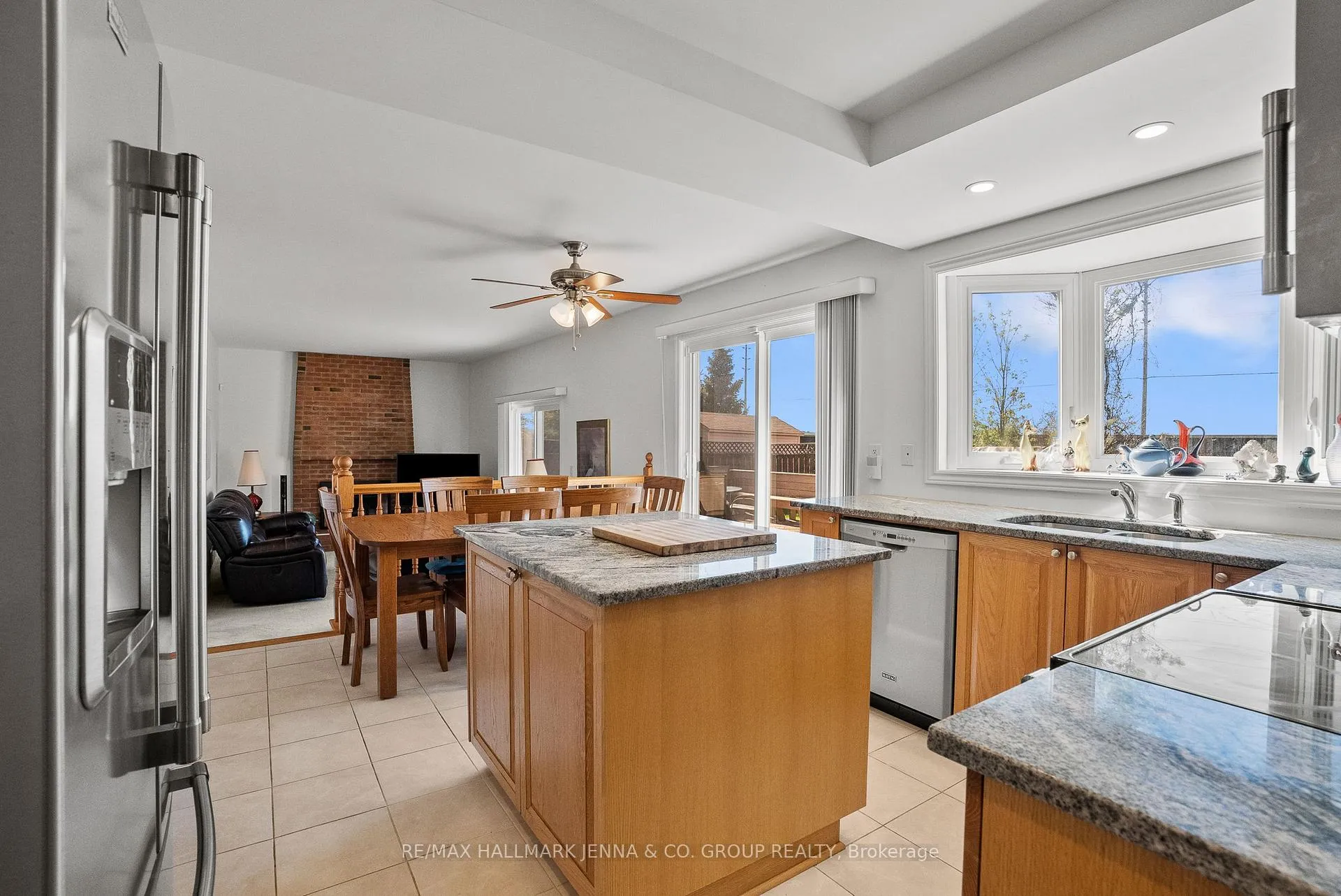 Photo 13 of 43 Elke Drive, Ottawa, Barrhaven - Knollsbrook — HOMEH