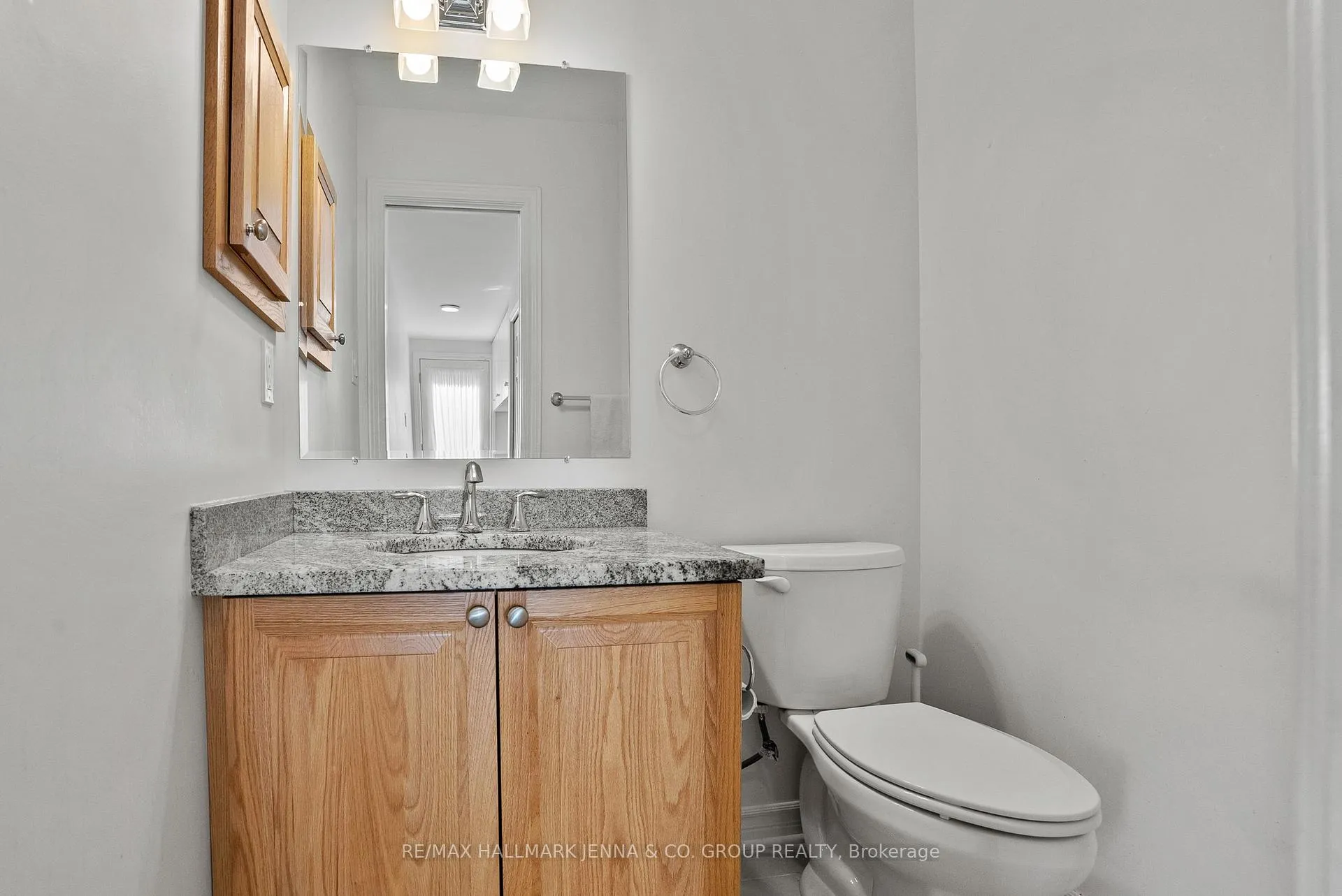 Photo 17 of 43 Elke Drive, Ottawa, Barrhaven - Knollsbrook — HOMEH