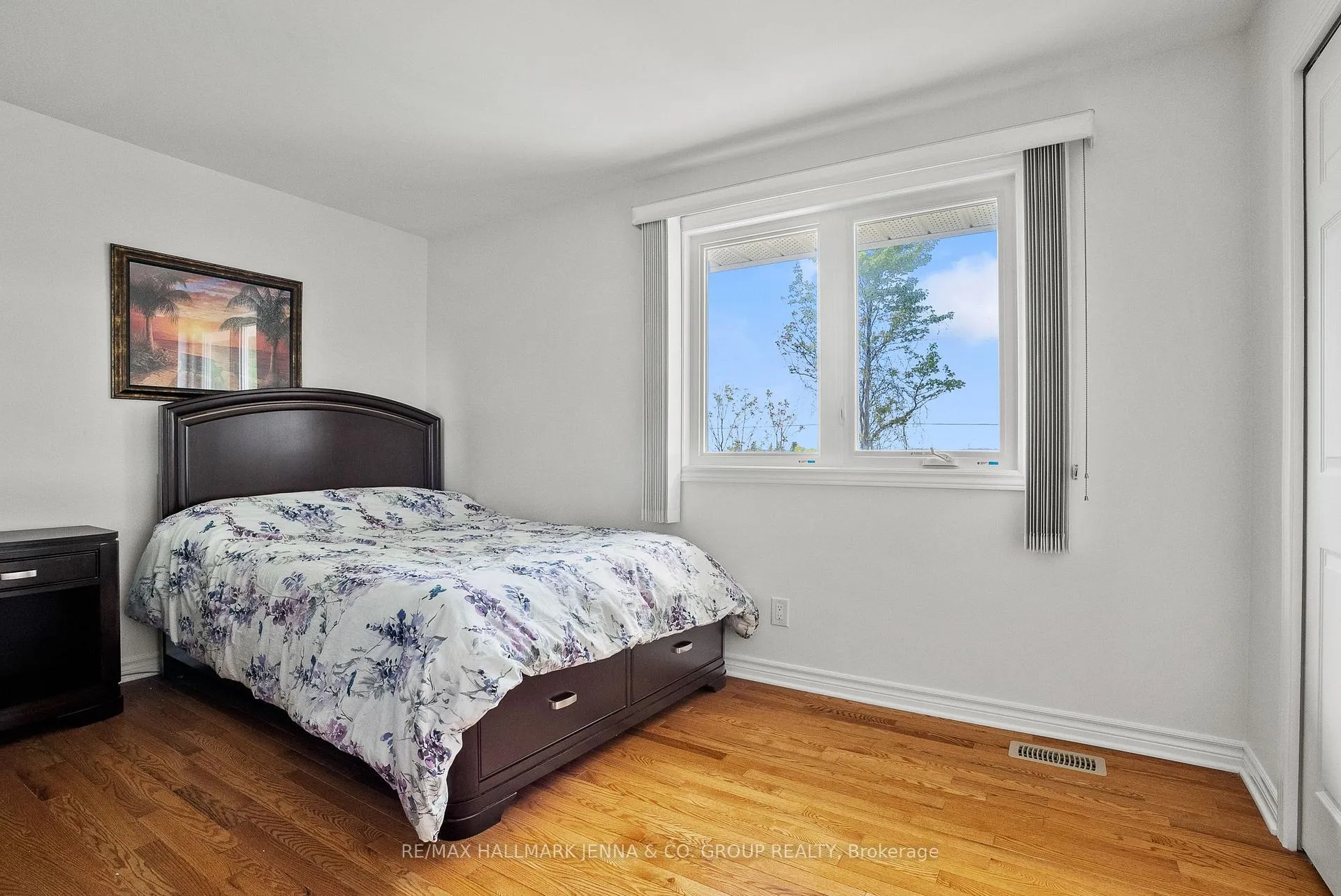Photo 25 of 43 Elke Drive, Ottawa, Barrhaven - Knollsbrook — HOMEH