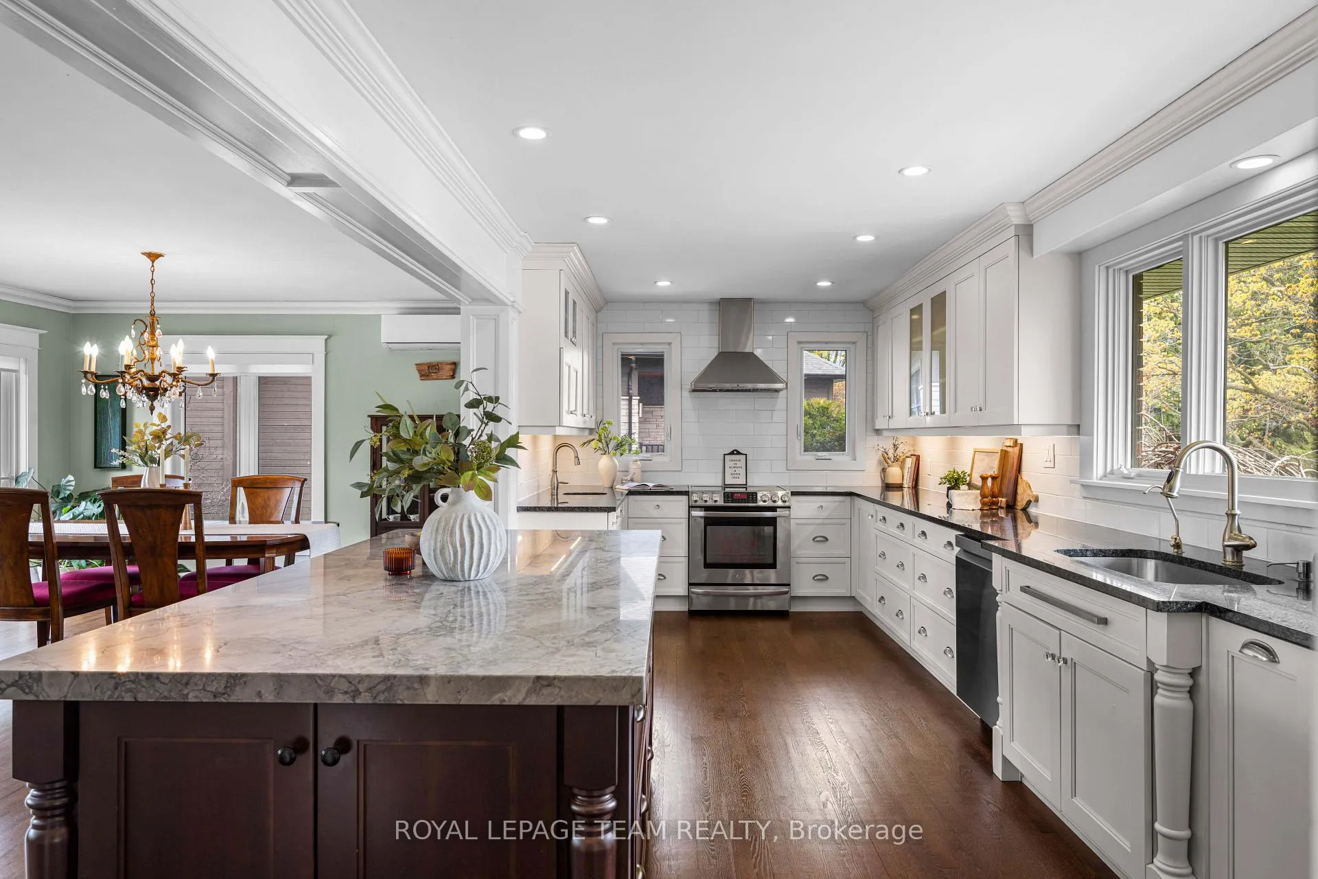 Photo 3 of 2 Lockview Road, Ottawa, Manotick Village & Manotick Estates — HOMEH