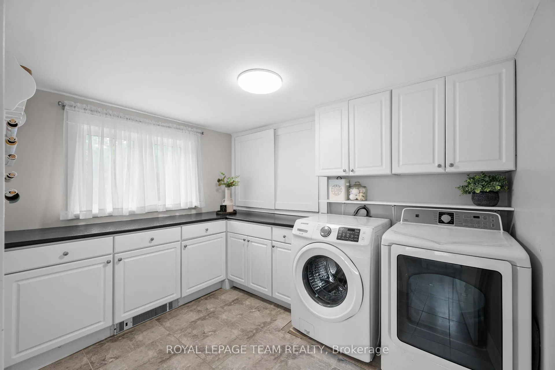 Photo 15 of 2 Lockview Road, Ottawa, Manotick Village & Manotick Estates — HOMEH