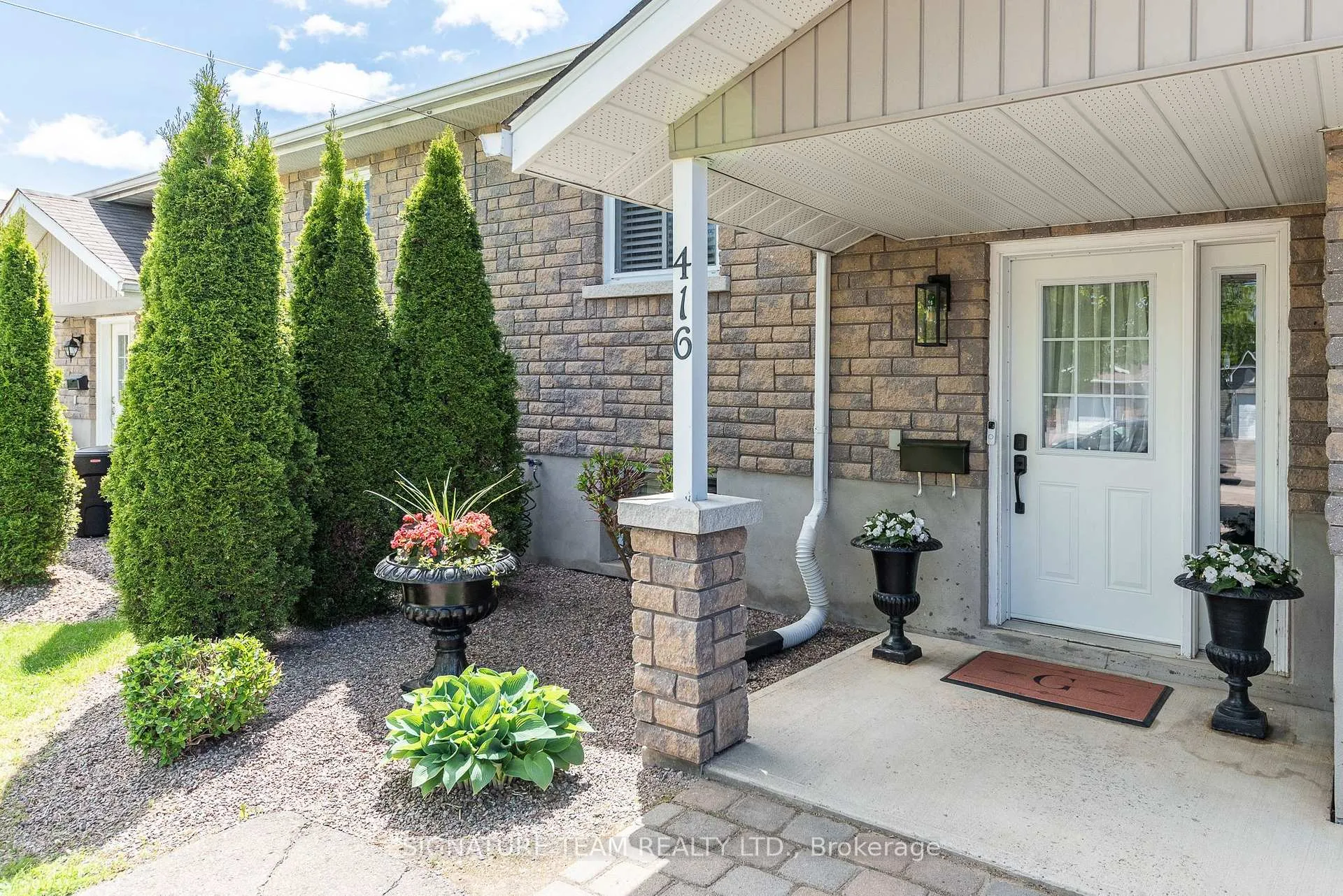 Photo 2 of 416 Morris Street, Pembroke — HOMEH