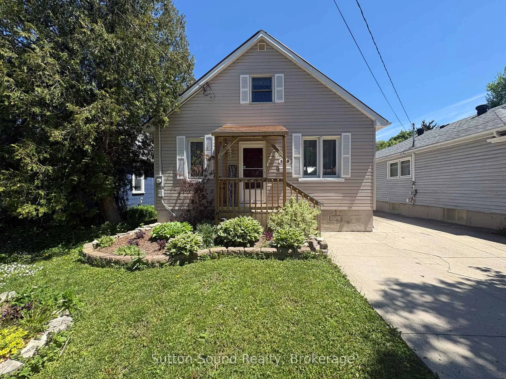 Front of 1139 4th Avenue W