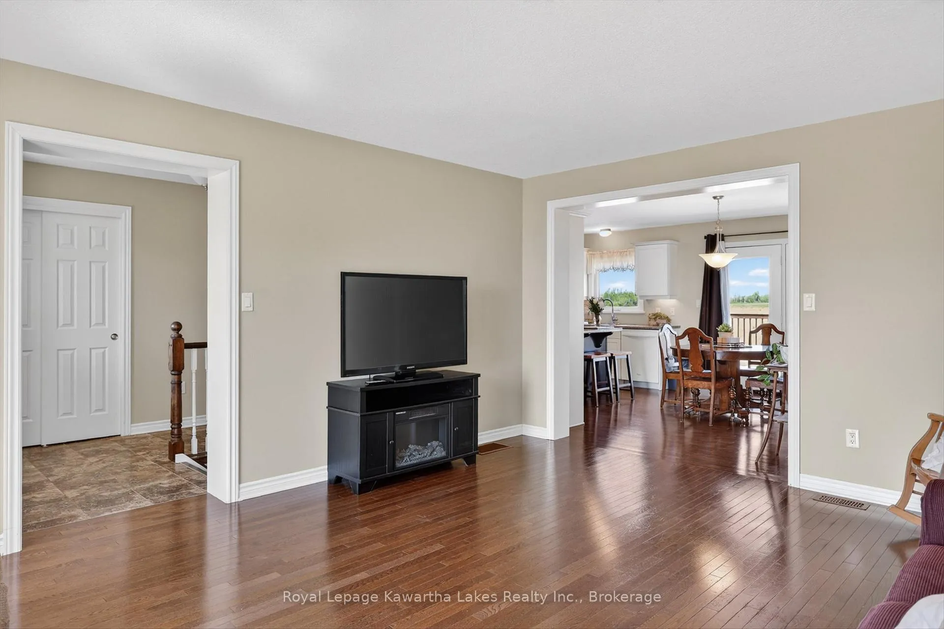 Photo 10 of 1361 Opmar Road, Kawartha Lakes, Mariposa — HOMEH